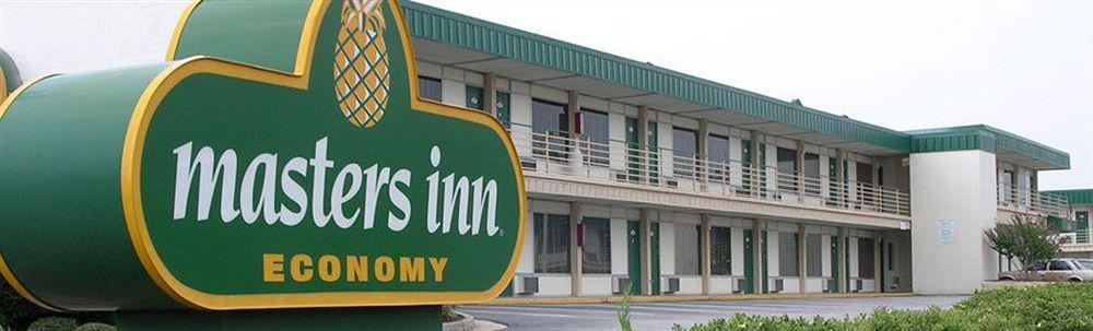 Econo Lodge Savannah Bagian luar foto