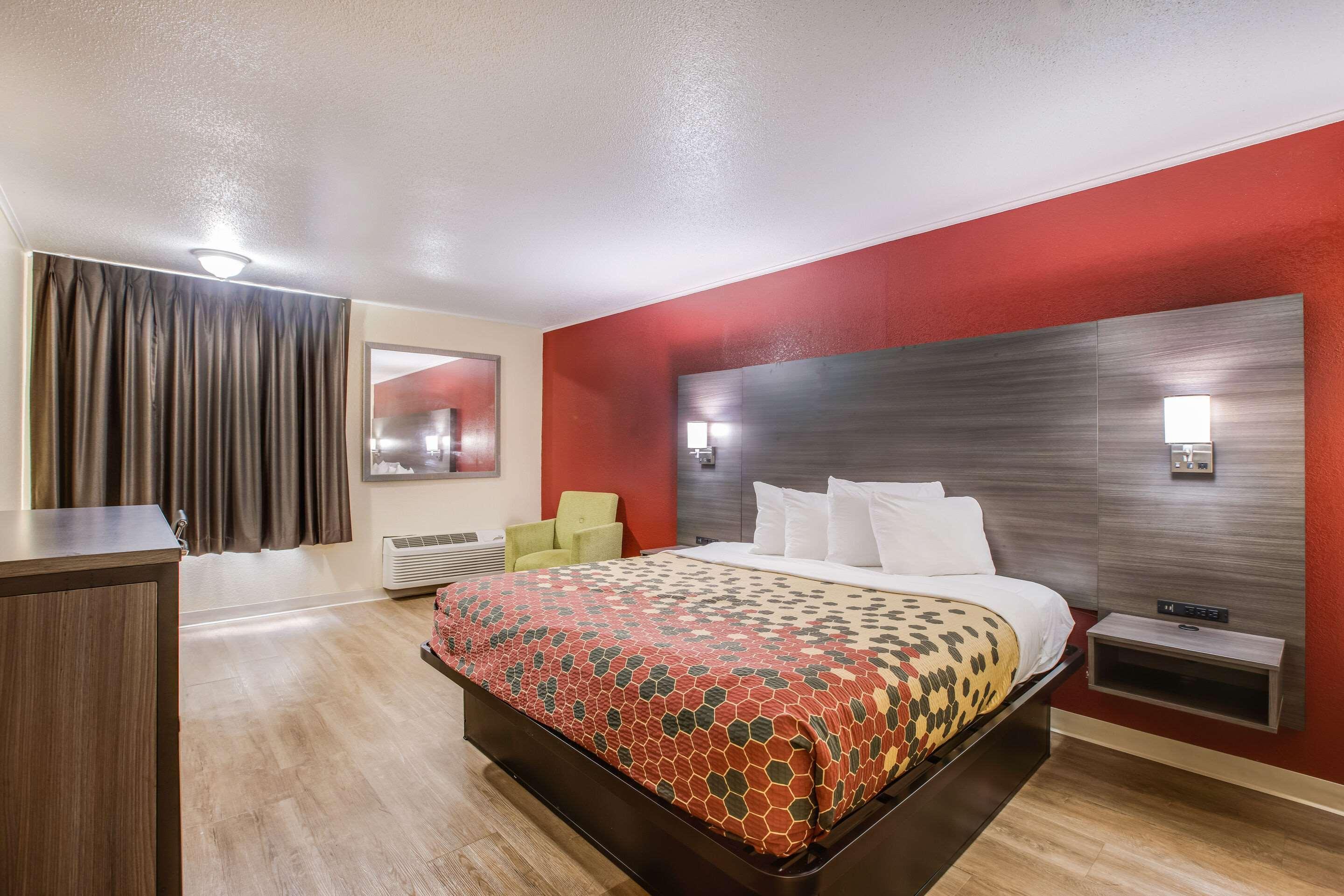 Econo Lodge Savannah Bagian luar foto